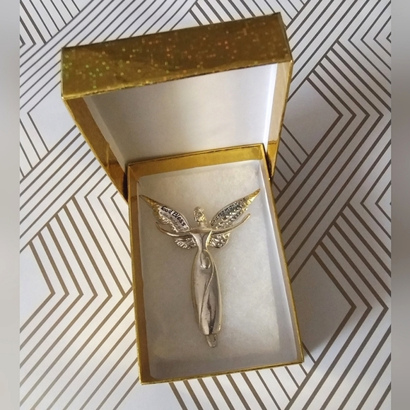 Guardian Angel Pin Brooch for Grandmothers - Picture 2 of 12